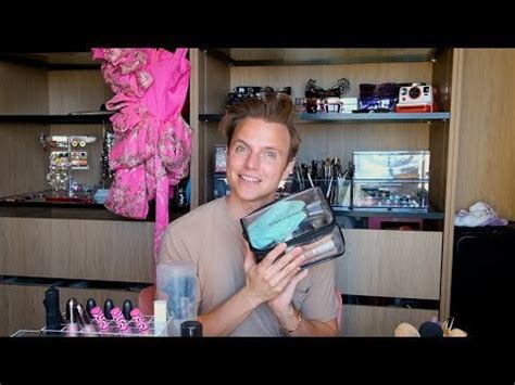 What's in Courtney's makeup bag? : r/CourtneyActFans