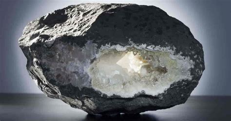 14 Amazing Uses Of Zeolite Rocks At Home - OhSimply.com