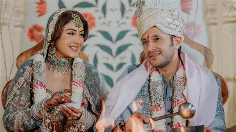 Surbhi Chandna and Karan Sharma tie the knot in Jaipur, drop pictures from their wedding ...