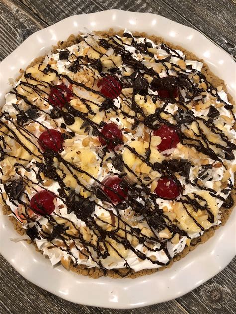 Gluten Free Banana Split Pudding Pie | The Gluten Free