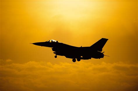 Free Images : silhouette, wing, sky, sun, sunset, flying, airplane, plane, vehicle, airline ...