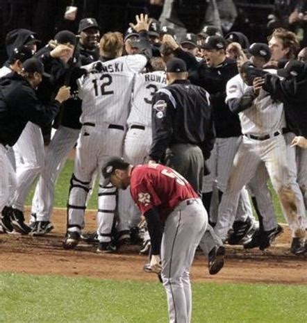 2005 World Series: Game 2 - Photo 1 - CBS News