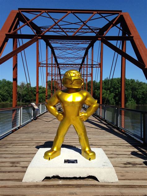 The Golden Herky from Herky on Parade. | Public art, Art exhibition, Endangered animals