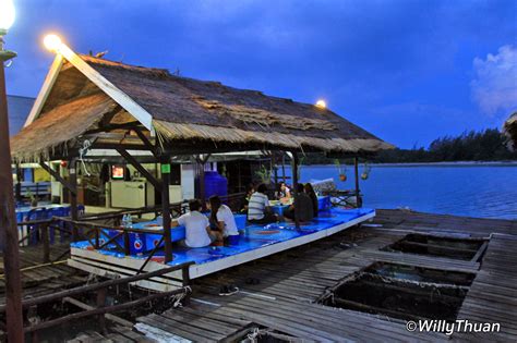 Phuket Floating Restaurant - Kruvit Raft - PHUKET 101