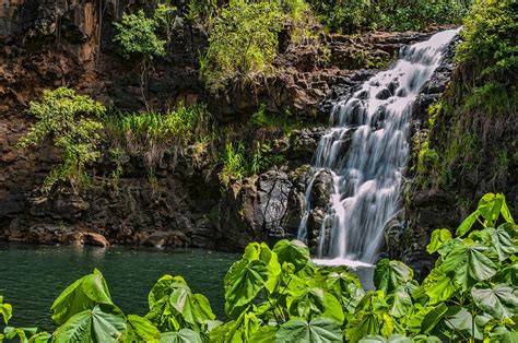 Waimea Falls Photograph by Dan McManus