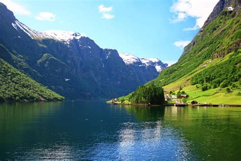 Fjord Escape to Bergen & Balestrand | Holidays 2024/2025 | Best Served Scandinavia