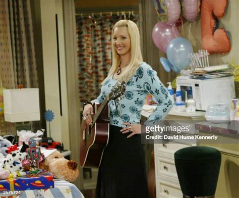 Lisa Kudrow Phoebe Buffay Photos and Premium High Res Pictures - Getty ...