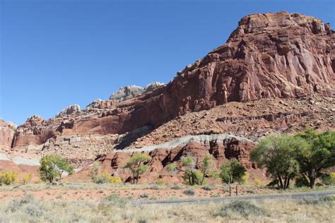 Geology students visit Capitol Reef – USU Eastern Eagle