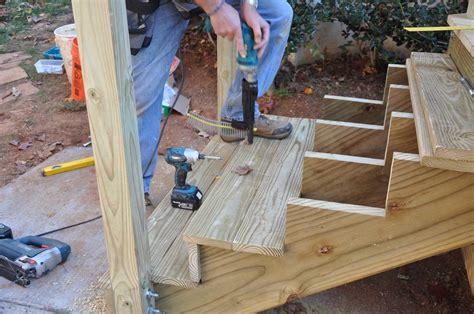 How to build a small deck with steps - Builders Villa