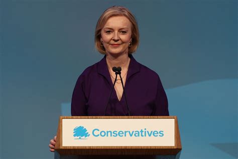 Liz Truss wins Tory leadership contest to become prime…