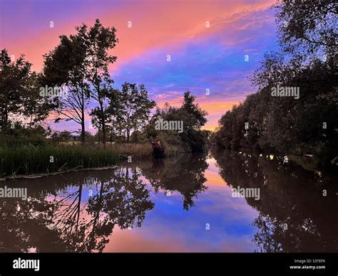 Sunset on Upper River Thames Stock Photo - Alamy