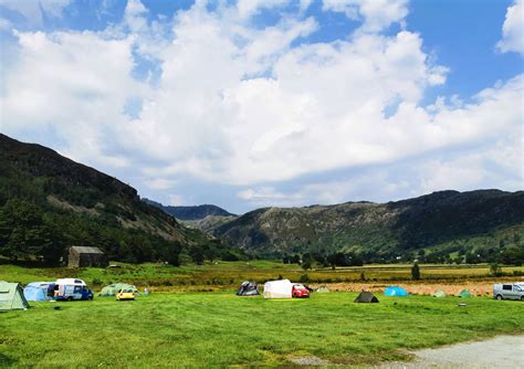 Baysbrown Farm Campsite in Great Langdale, Lake District - Rock and ...