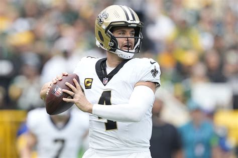 Saints QB Derek Carr ruled out with shoulder injury vs. Packers