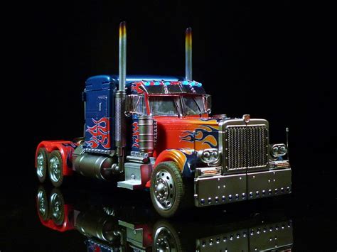 Optimus Prime Truck Wallpaper - WallpaperSafari