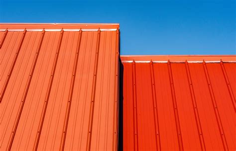 Metal Roof vs. Shingle Roof: What Are the Differences?