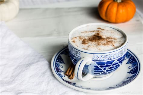 pumpkin spice syrup for a homemade pumpkin spice latte - Pass the Cookies