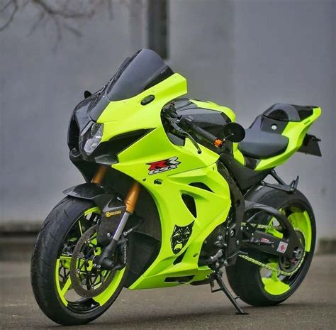 SUZUKI GSXR1000R | Sports bikes motorcycles, Custom street bikes, Bike pic