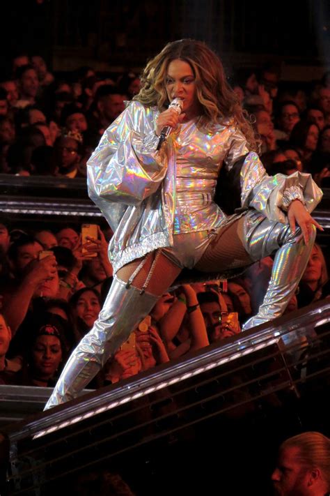 Beyonce: On The Run II Tour in Vancouver -22 | GotCeleb