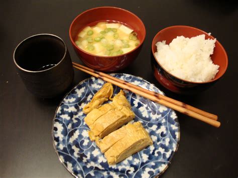 Tamagoyaki Recipe (Japanese style Omelette) - GaijinPot InJapan