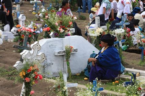 Dia de los Difuntos: Ecuador’s Day of the Dead – Palace Tours