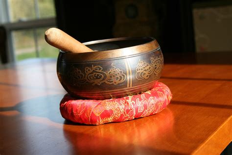 7 Benefits of Using Tibetan Singing Bowls for Healing – 7 Chakra Store