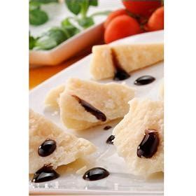 Aged balsamic vinegar and parmigiano pairing