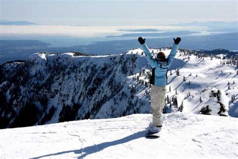 Mount Washington Alpine Resort | Snowboarder | Ski Canada