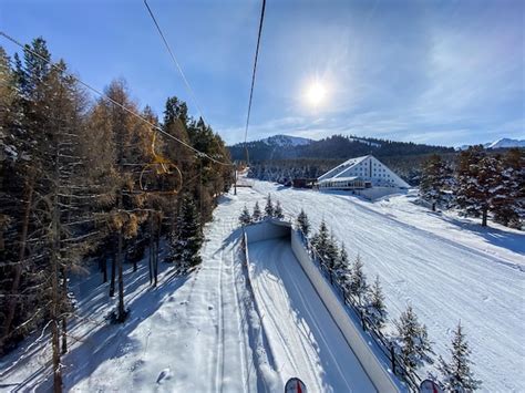 Premium Photo | Ski gondola in the ski resort