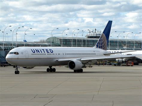 United Boeing 767-300ER Experiences Total Failure Of Navigation Equipment