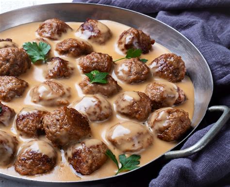 Swedish Meatballs in Sour Cream Sauce Recipe - Daisy Brand