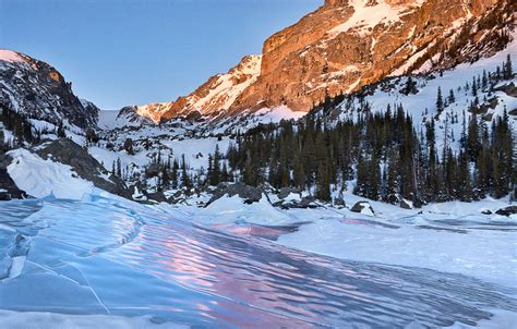 Lake Haiyaha sunrise