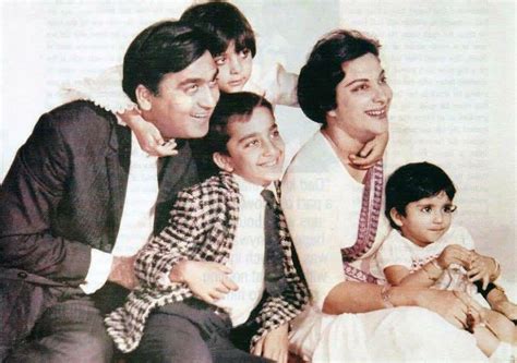 Sanjay Dutt – a real life family portrait with parents Sunil Dutt & Nargis