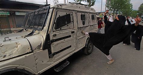 Female Kashmiri students lead anti-India protests | Human Rights | Al ...