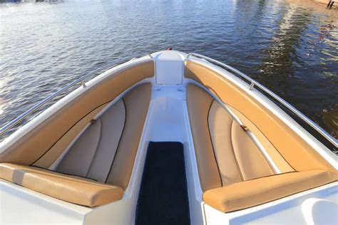 7 Best Products To Protect Vinyl Boat Seats - WaterCraft 101