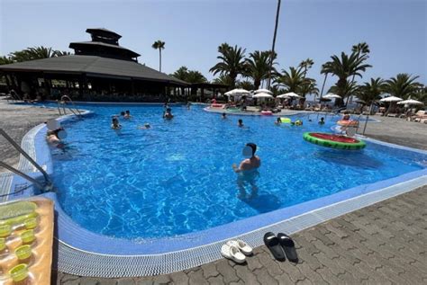 Hotel RIU Palace Tenerife - Swimming Pools | AccessAble