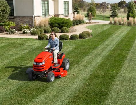 Who Makes Simplicity Lawn Mowers?