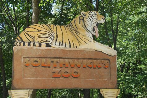 File:Southwicks Zoo -sign-2Sept2007.jpg - Wikipedia, the free encyclopedia