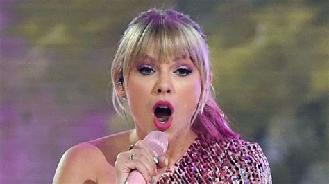 Taylor Swift has surprised fans her second album of 2020, 'Evermore'