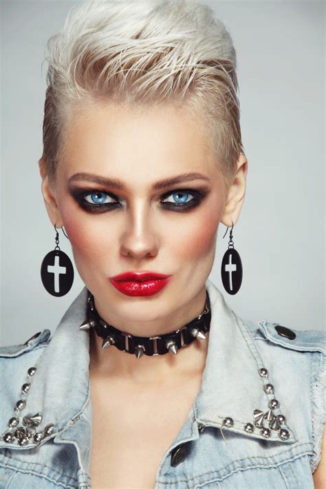 80s Makeup Looks: Trends of a Glam Decade