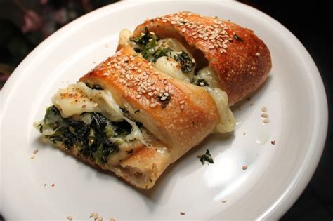 Spinach and Cheese Calzone Recipe by Claudia - CookEatShare