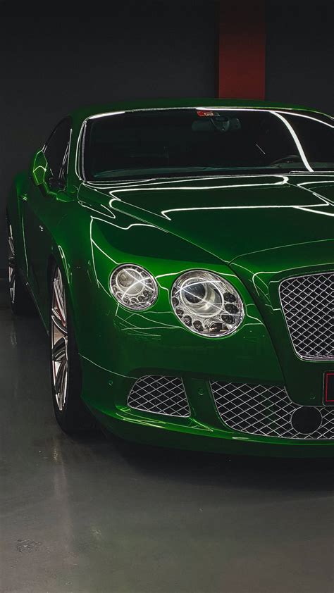 Download Green Sports Car Bentley Hd Wallpaper | Wallpapers.com