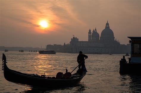 gondola at sunset, Venice - It's All About Italy