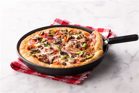 An American Original: Pizza Hut's Pan Pizza Turns 40 - PMQ Pizza