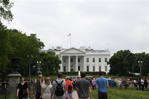 TOURISTS VIEW WHITE HOUSE in AMERICAN CAPITAL Editorial Stock Photo ...