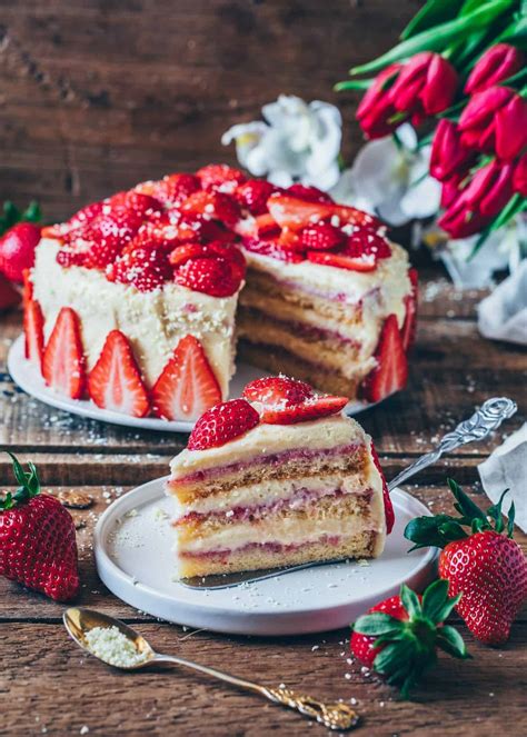 Strawberry Cream Cake (Vegan) - Bianca Zapatka | Recipes