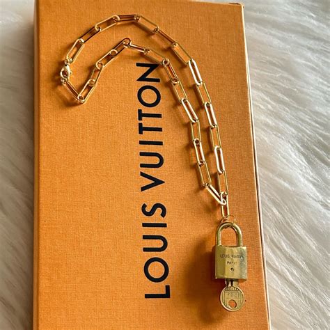Vintage Louis Vuitton #204 Lock & Key On Chain - Gem
