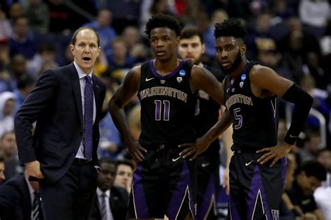 Washington basketball starts the 2019-20 season unranked