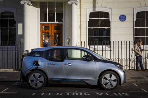 Green Plates Grant Privileged Status to Electric Cars in Canada, Maybe U.K. | Car ins, Green ...