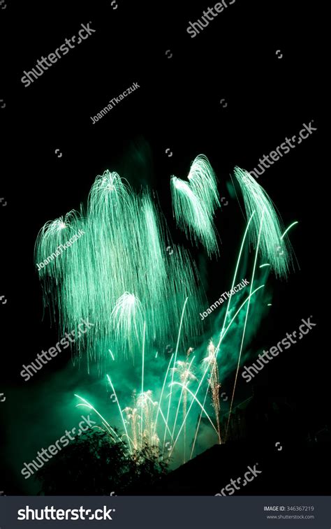 Edinburgh Castle New Years Eve Fireworks Stock Photo 346367219 | Shutterstock