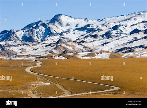 Afghanistan, Wardak. Road through the Unai Pass Stock Photo - Alamy